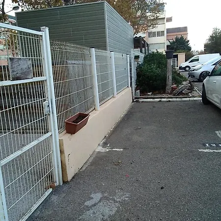 Apartament - Renove Climatise 2/3 Pers, Parking Securise, A 50m De La Du Grazel - Fr-1-796-16 Gruissan