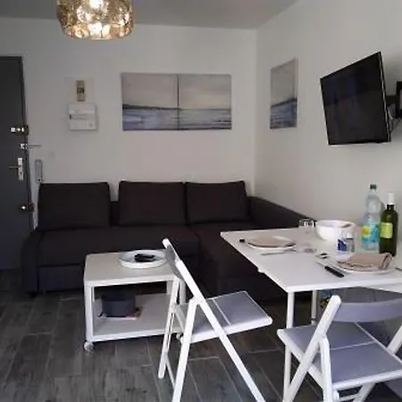 Apartment - Renove Climatise 2/3 Pers, Parking Securise, A 50m De La Du Grazel - Fr-1-796-16 Gruissan